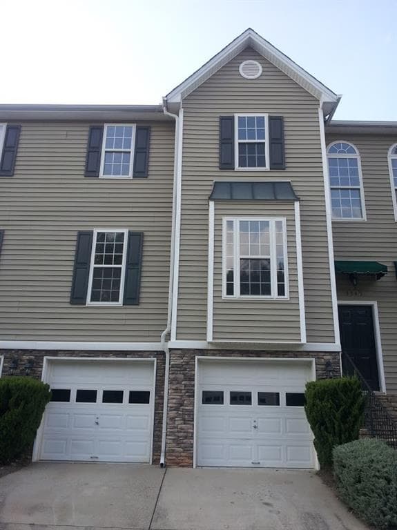 4 bedroom, 2,450 sq ft townhouse sold at 3545 Deep Cove Drive, Cumming, GA 30041