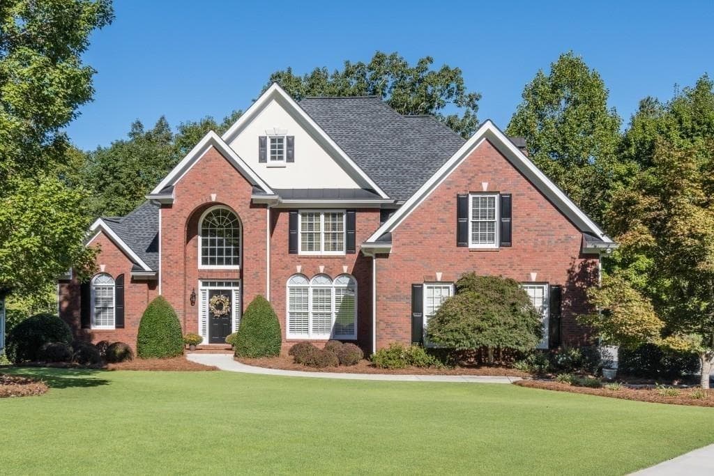 5 bedroom, 3,507 sq ft single family residence sold at 1510 Logan Circle, Cumming, GA 30041