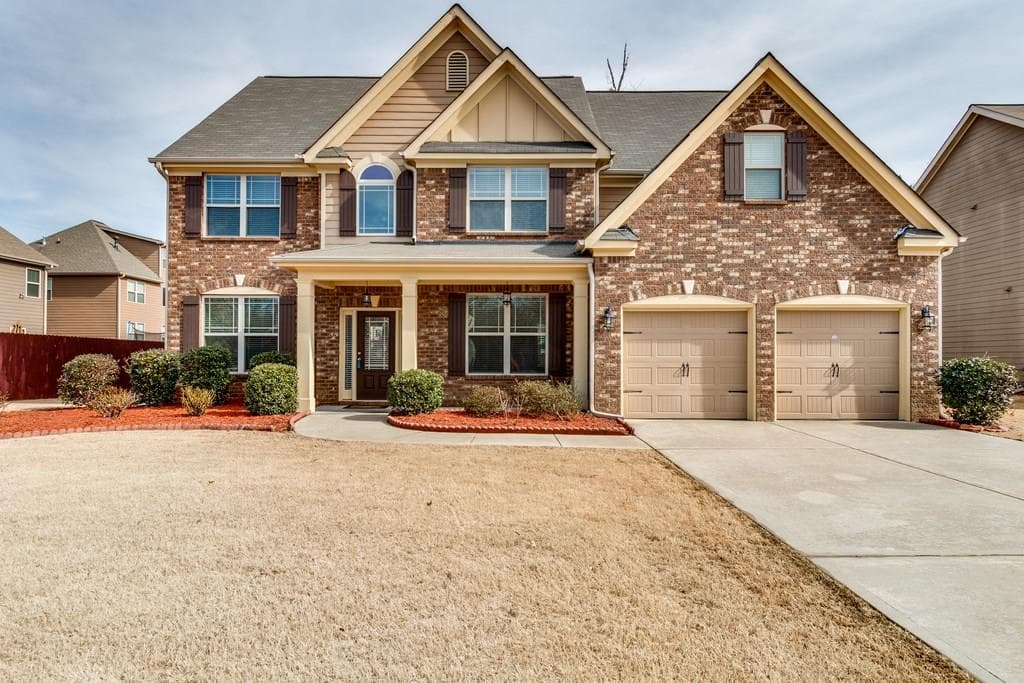 6 bedroom, 3,398 sq ft single family residence sold at 2370 Manor View, Cumming, GA 30041