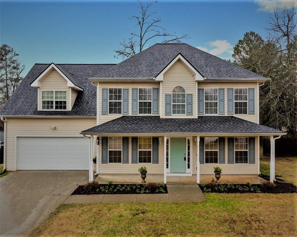 4 bedroom, 2,500 sq ft single family residence sold at 7414 Woody Springs Drive, Flowery Branch, GA 30542