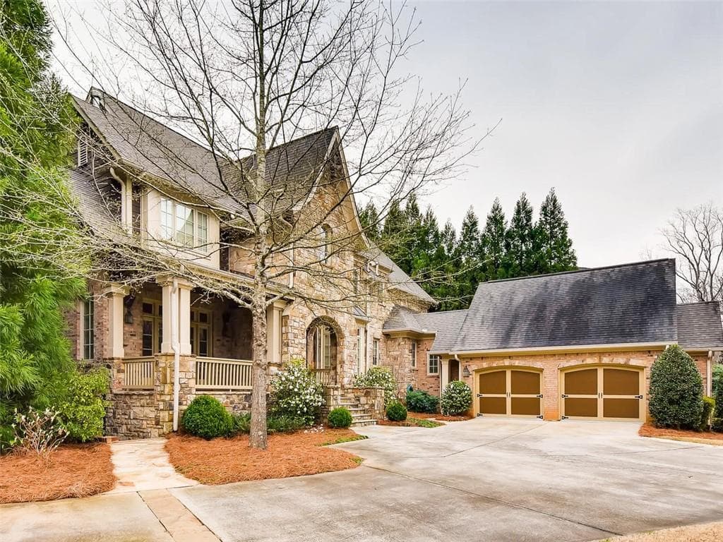 6 bedroom, 6 bathroom, 7,000 sq ft single family residence sold at 3989 Lake Forrest Drive, Atlanta, GA 30342