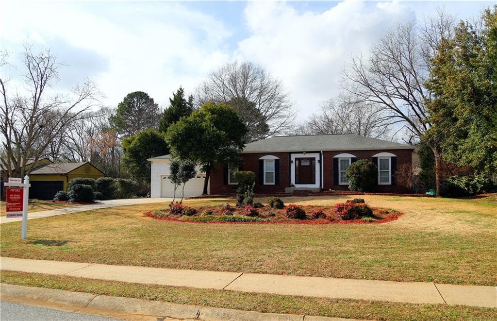 3 bedroom, 2 bathroom, 1,560 sq ft single family residence sold at 920 Grimes Bridge Road, Roswell, GA 30075