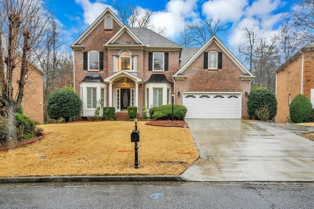 5 bedroom, 4 bathroom, 3,300 sq ft single family residence sold at 4667 Glenshire Place, Atlanta, GA 30338
