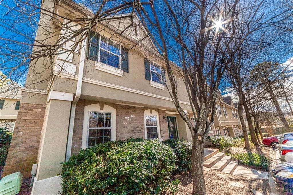 3 bedroom, 3 bathroom, 1,434 sq ft townhouse sold at 6900 Roswell Road G1, Atlanta, GA 30328