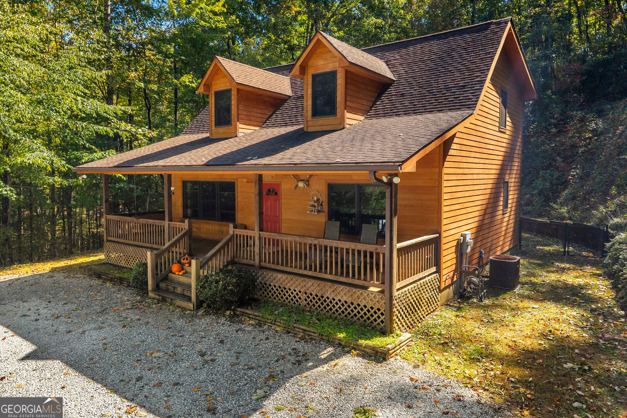 2 bedroom, 3.5 bathroom, 1,728 sq ft cabin,single family residence for sale at 130 Navigator Lane, Tiger, GA 30576