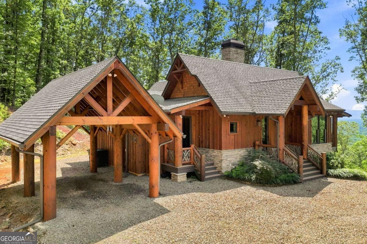 3 bedroom, 4 bathroom, 2,514 sq ft cabin,single family residence for sale at 1175 Wolfcreek Road, Murphy, NC 28906