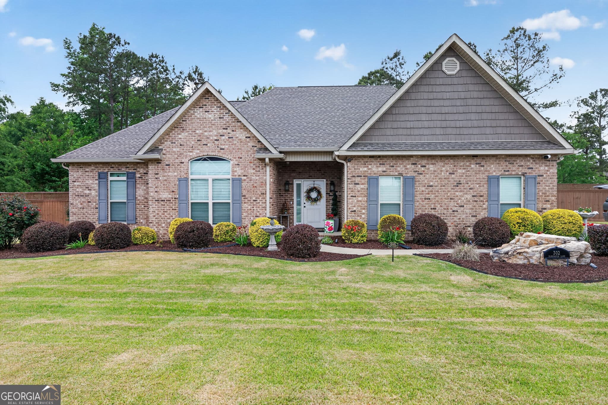 4 bedroom, 2 bathroom, 1,975 sq ft single family residence sold at 302 Paddington Lane, Lizella, GA 31052