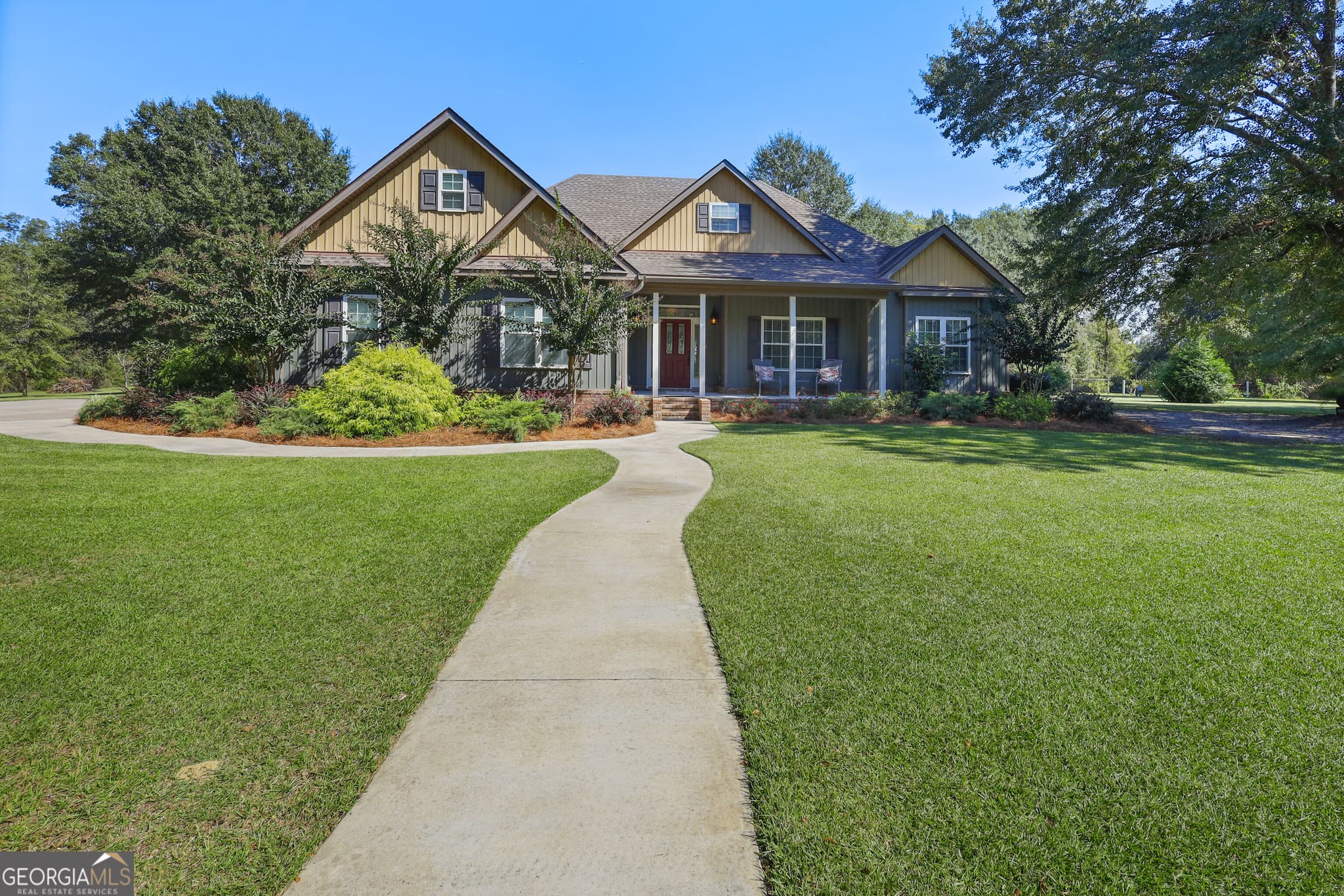 3 bedroom, 3 bathroom, 2,389 sq ft single family residence for sale at 255 Rogers Circle, Claxton, GA 30417
