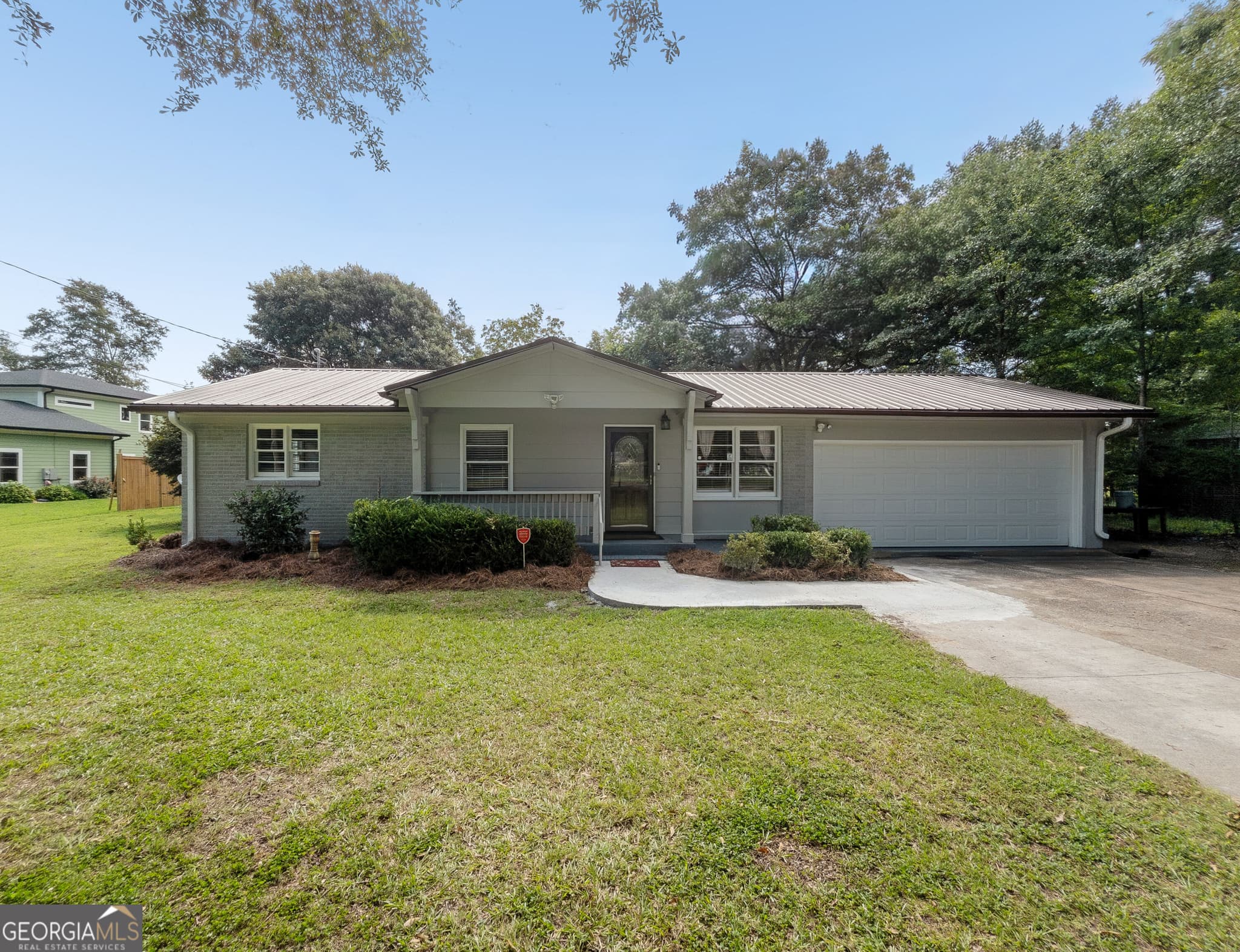 3 bedroom, 2.5 bathroom, 975 sq ft single family residence sold at 2555 Cleveland Road, Bogart, GA 30622