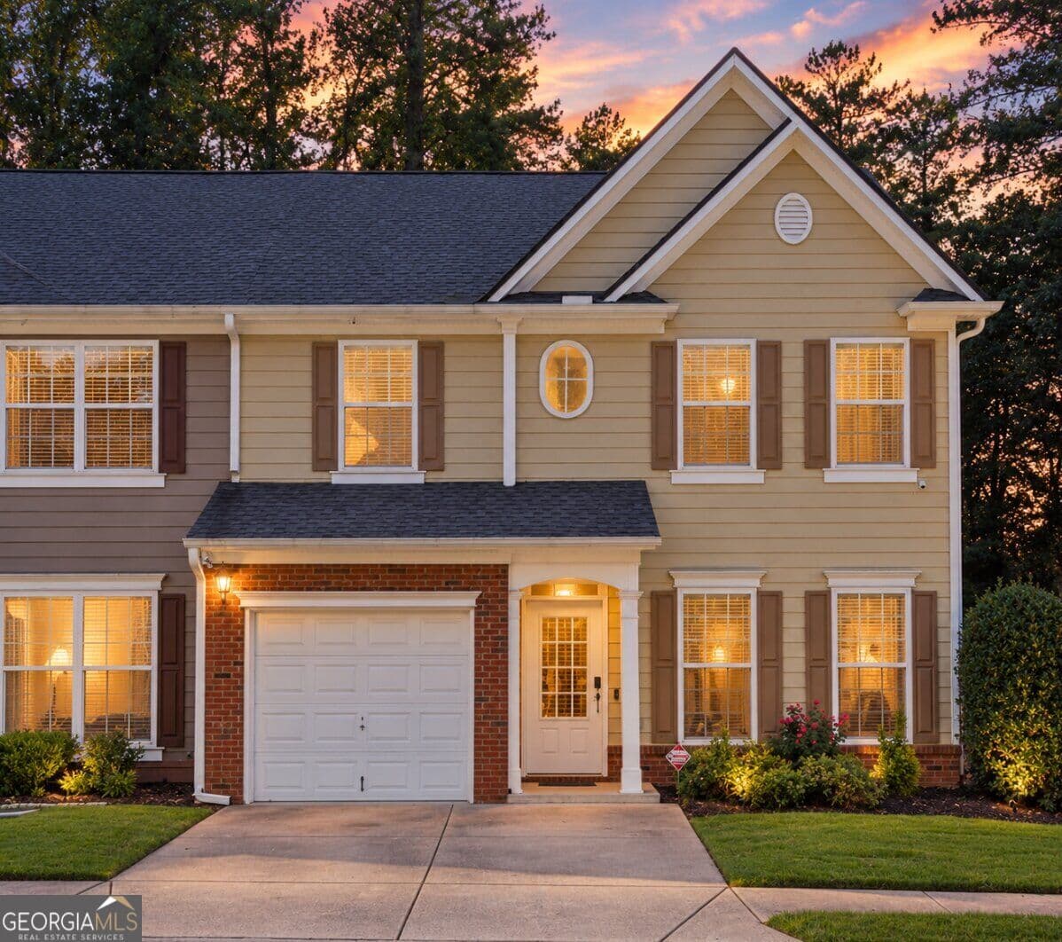 3 bedroom, 2.5 bathroom, 1,948 sq ft townhouse for sale at 4125 Magnolia Glen Walk 1, Norcross, GA 30093