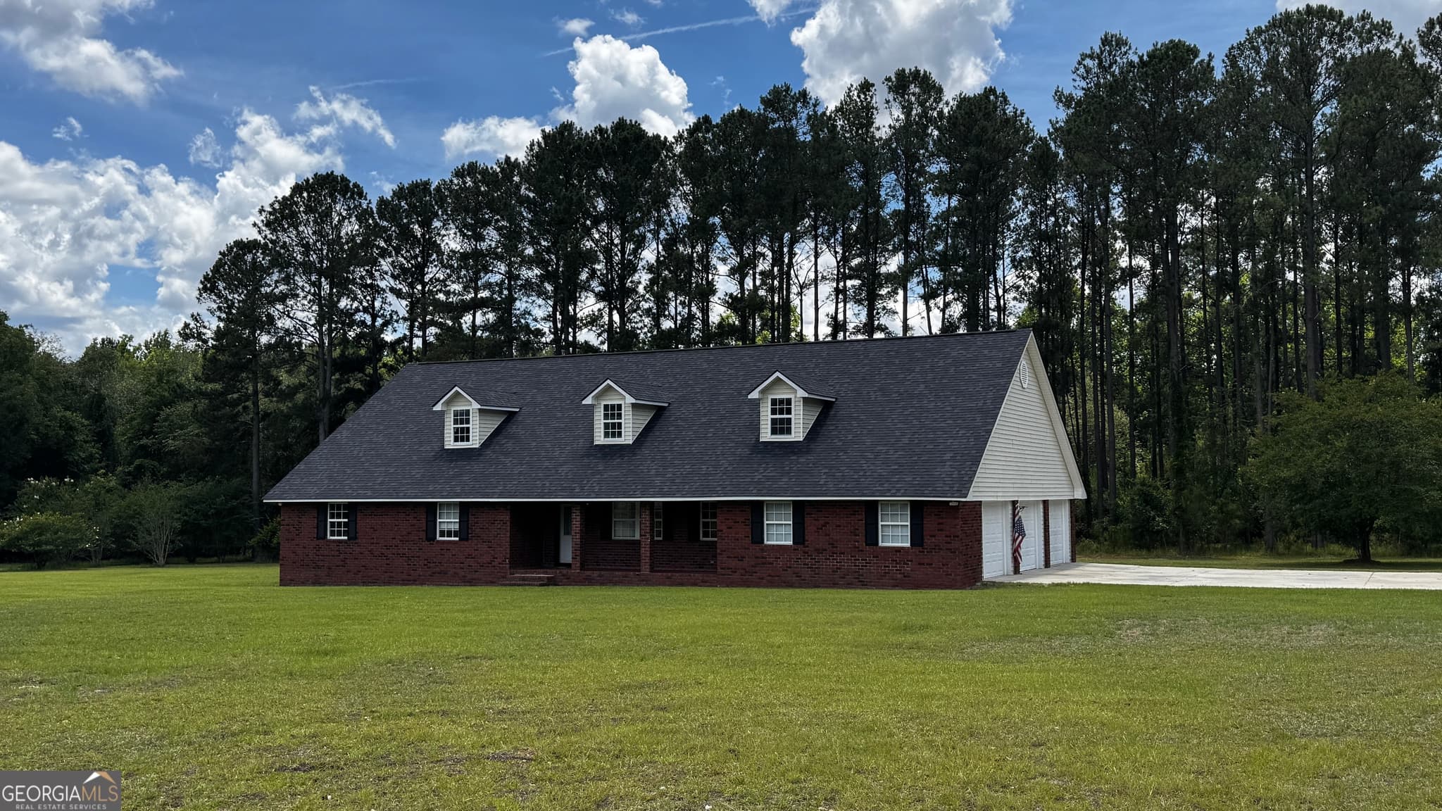 4 bedroom, 2 bathroom, 3,000 sq ft single family residence for sale at 144 Live Oak Lane, Claxton, GA 30417