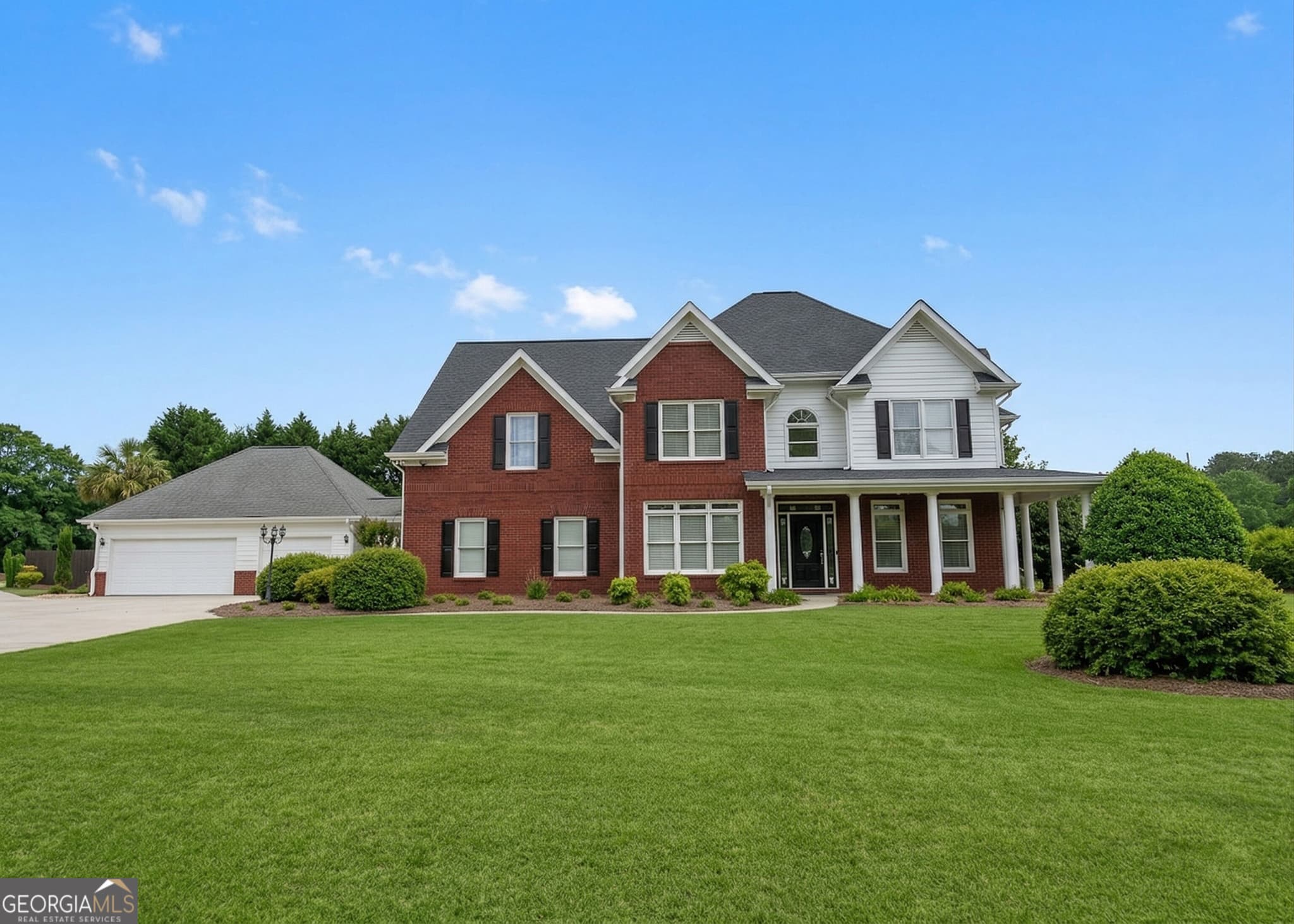 5 bedroom, 3.5 bathroom, 3,802 sq ft single family residence for sale at 20 Brownthrasher Run, Oxford, GA 30054