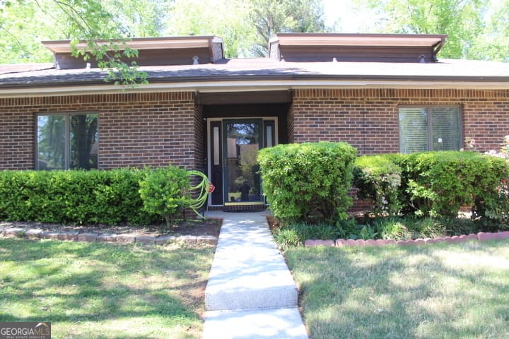 3 bedroom, 3 bathroom, 1,703 sq ft townhouse sold at 1457 Stoneleigh Circle, Stone Mountain, GA 30088
