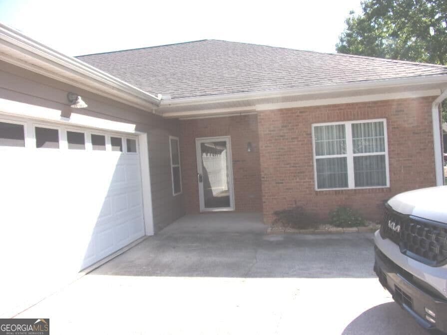 2 bedroom, 2 bathroom, 1,680 sq ft condominium for sale at 1604 Commonwealth Circle, Newnan, GA 30263