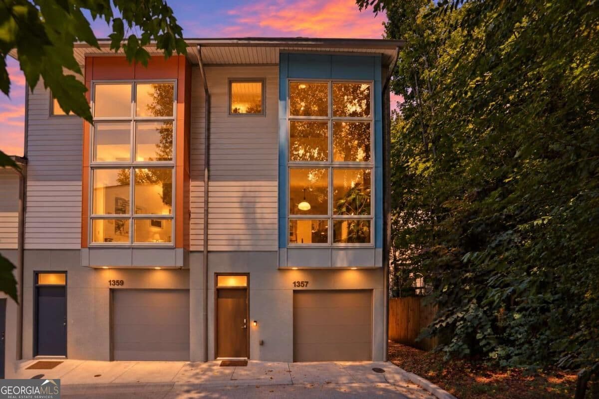 3 bedroom, 2.5 bathroom, 1,806 sq ft loft,townhouse for sale at 1357 Stirling Circle, Atlanta, GA 30318