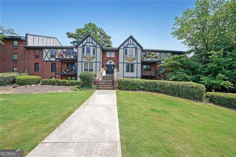 1 bedroom, 1.5 bathroom condominium for rent at 6851 Roswell Road O3, Atlanta, GA 30328 for $1,650 a month