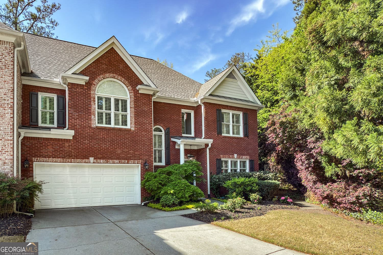 3 bedroom, 3.5 bathroom, 3,591 sq ft townhouse sold at 104 Glentown Way, Sandy Springs, GA 30328