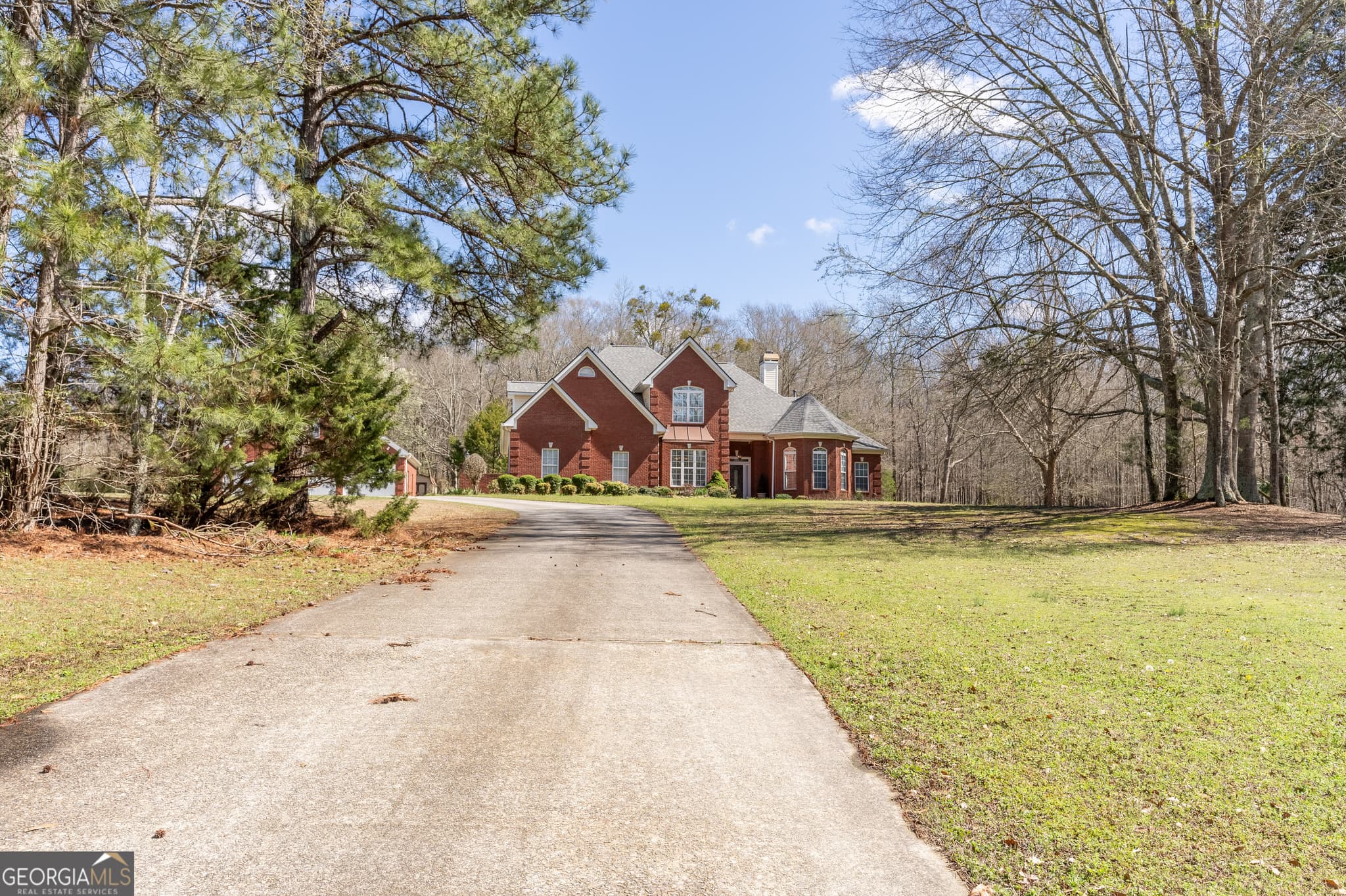 4 bedroom, 3.5 bathroom, 2,769 sq ft single family residence for sale at 2101 NE Indian Shoals Drive, Loganville, GA 30052