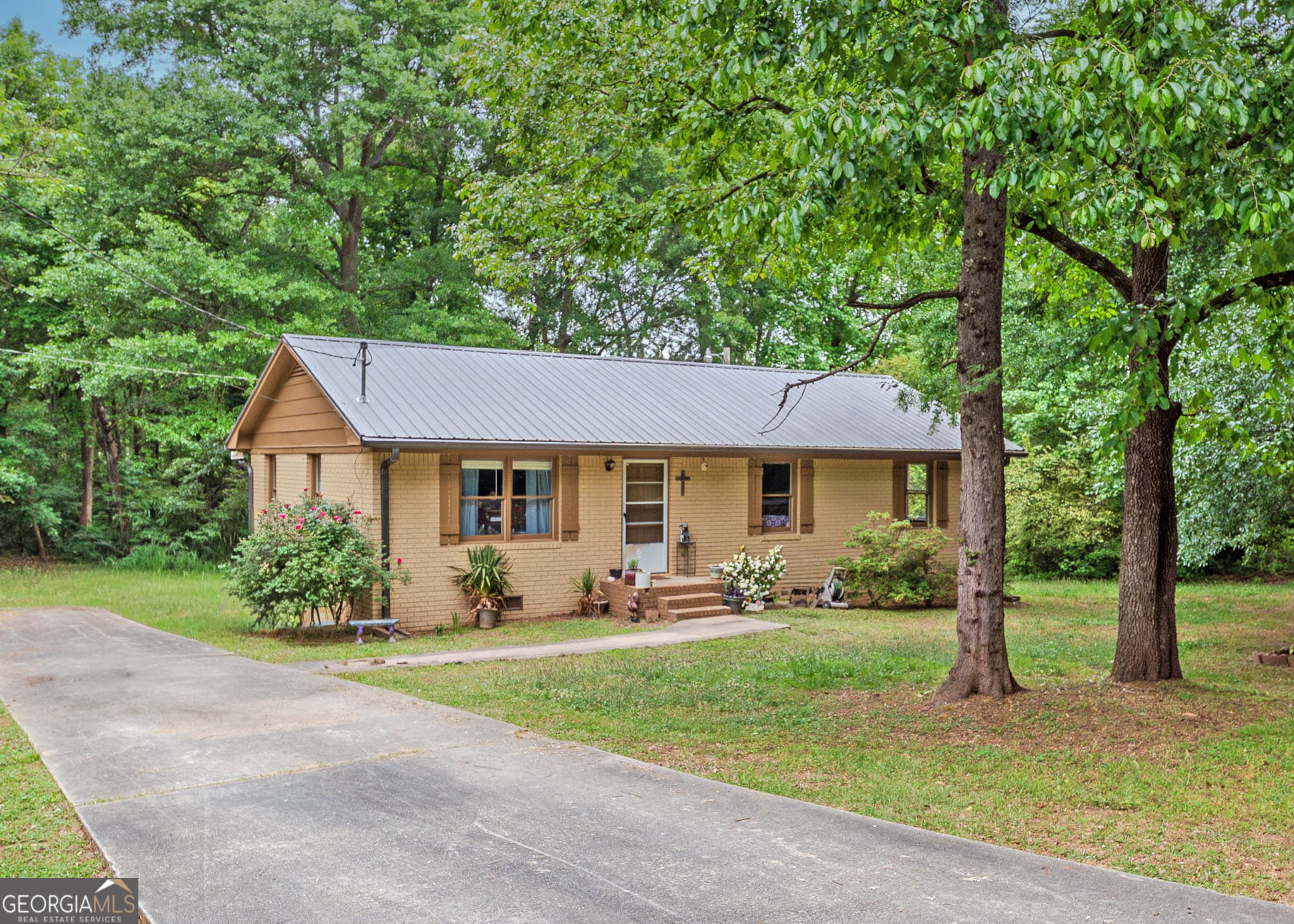3 bedroom, 1 bathroom, 1,125 sq ft single family residence sold at 213 Ricefield Road, Hartwell, GA 30643
