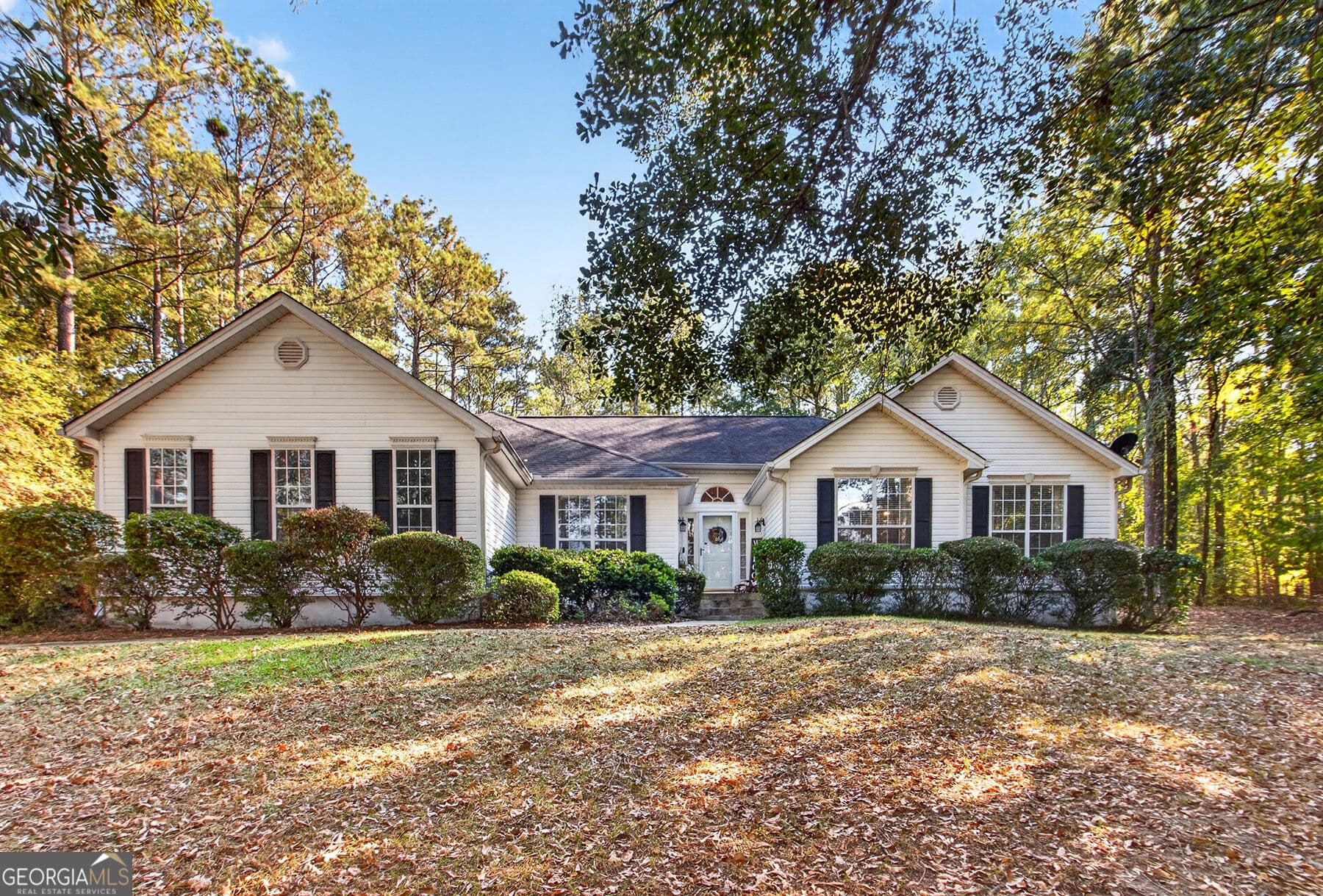 3 bedroom, 2 bathroom, 2,091 sq ft single family residence for sale at 27 Hickory Lane, Macon, GA 31210