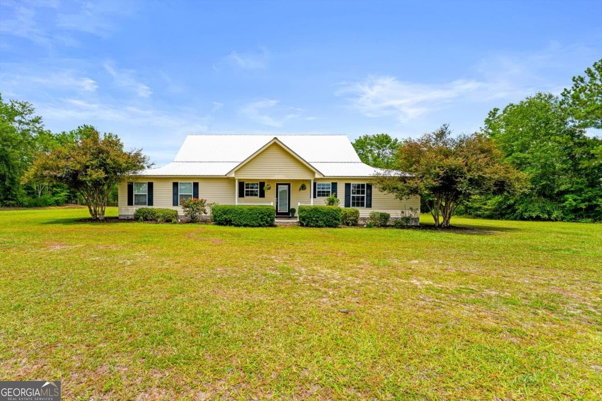 5 bedroom, 3 bathroom, 3,857 sq ft single family residence for sale at 762 Old Mcleod Bridge Road, Adrian, GA 31002