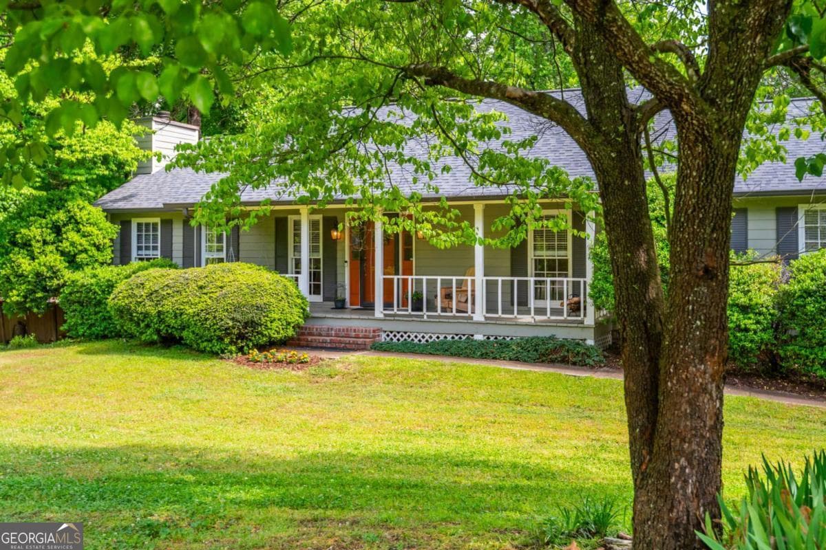 4 bedroom, 2 bathroom, 2,654 sq ft single family residence sold at 1301 Kensington Lane, Woodstock, GA 30188