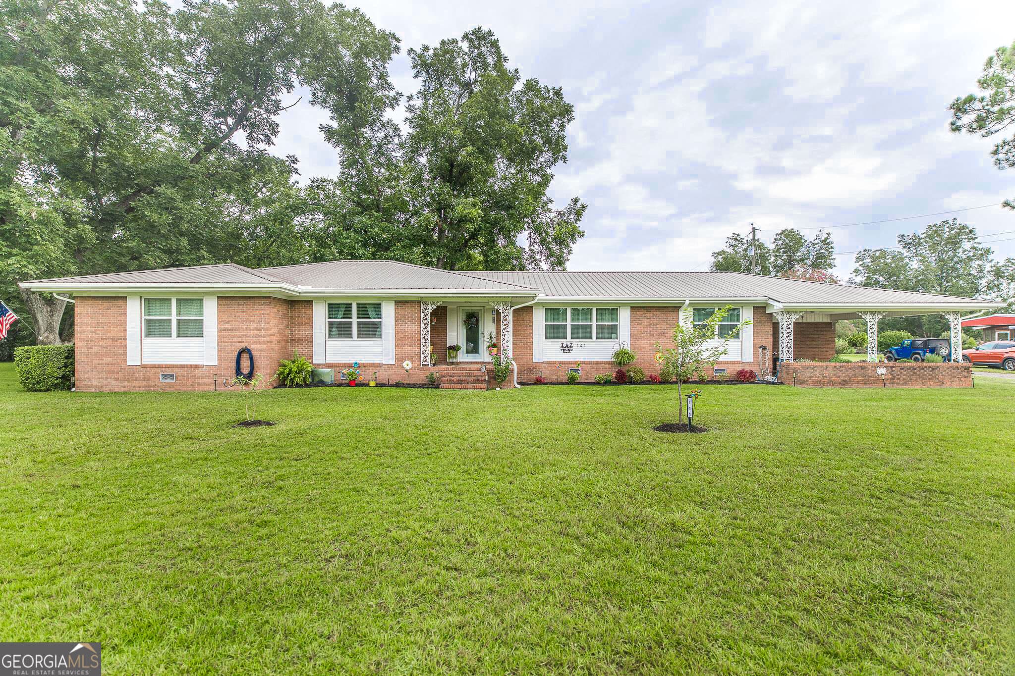 4 bedroom, 2 bathroom, 3,058 sq ft single family residence under contract at 141 N Railroad Avenue, Chauncey, GA 31011