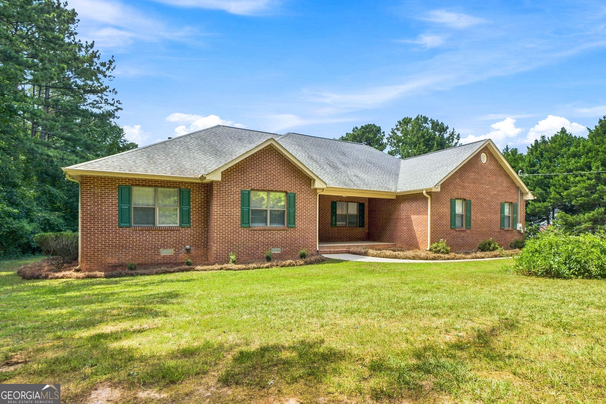 3 bedroom, 2 bathroom, 2,550 sq ft single family residence for sale at 2762 Lester Mill Road, Locust Grove, GA 30248