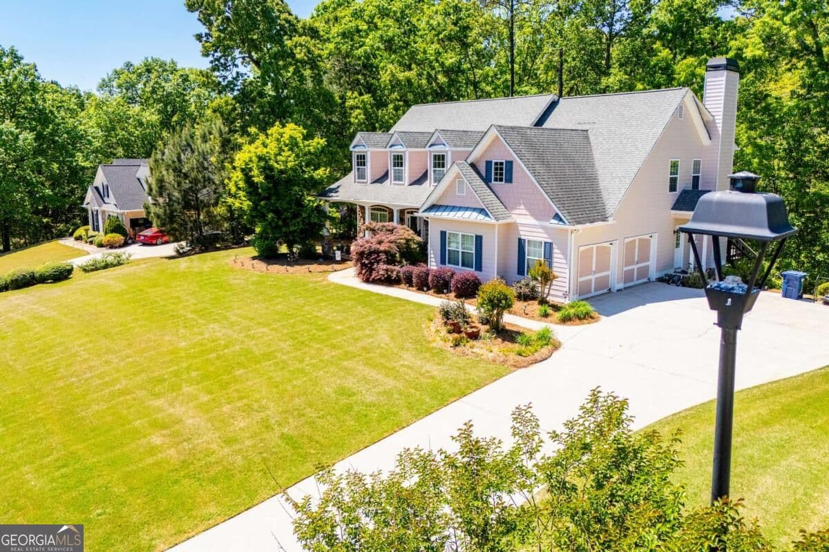 4 bedroom, 3.5 bathroom, 3,200 sq ft single family residence for sale at 6170 Hedgestone Way, Douglasville, GA 30135