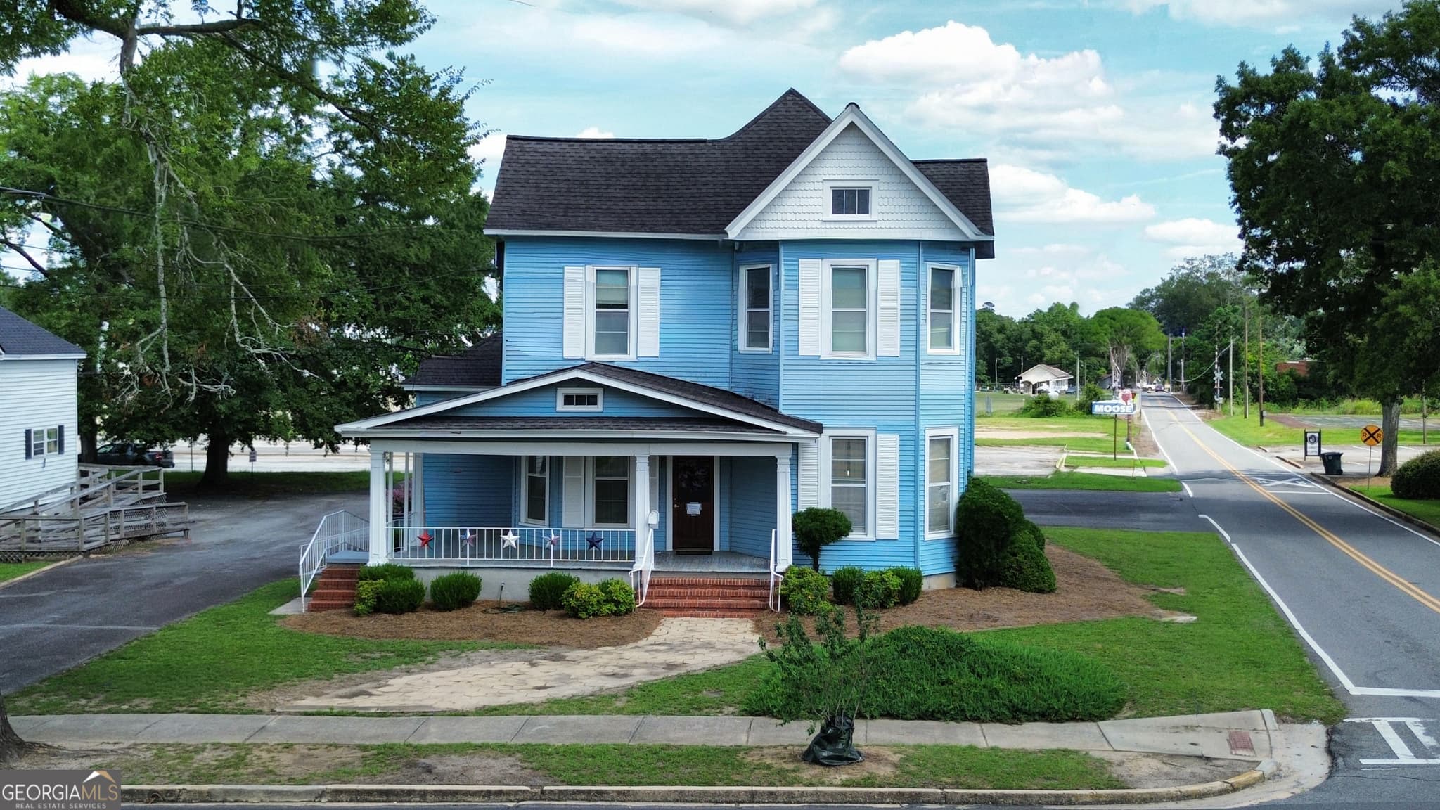 1 bedroom, 1.5 bathroom, 3,027 sq ft mixed use for sale at 526 Academy Avenue, Dublin, GA 31021