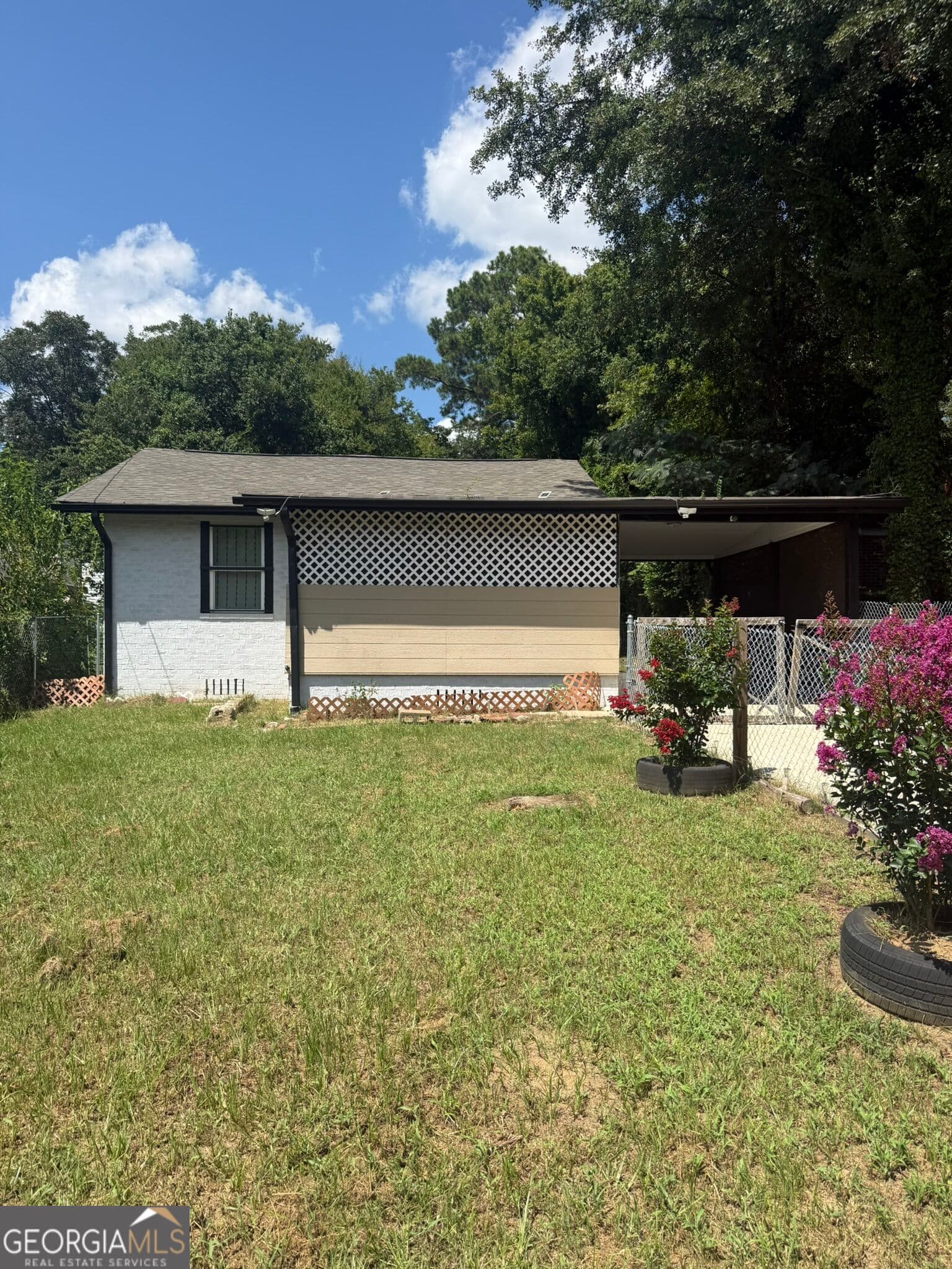 2 bedroom, 1 bathroom, 1,054 sq ft single family residence for sale at 737 Grenada Terrace, Macon, GA 31206