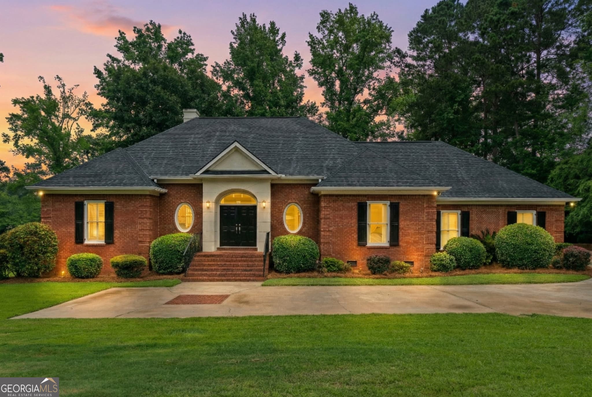 4 bedroom, 3.5 bathroom, 3,642 sq ft single family residence for sale at 100 S Haven Court, Macon, GA 31210
