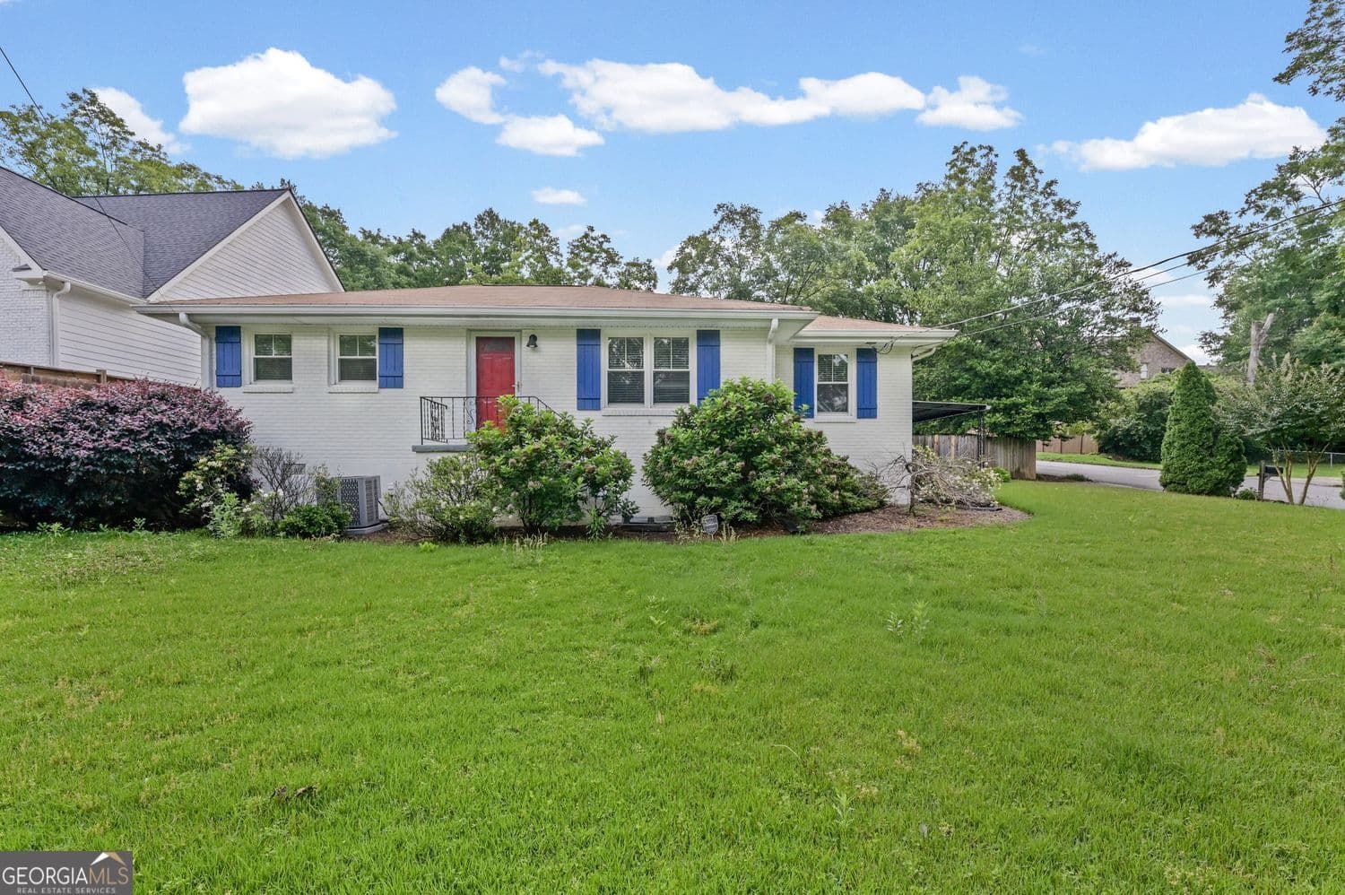 3 bedroom, 2 bathroom, 1,460 sq ft single family residence sold at 1394 N Druid Hills Road, Brookhaven, GA 30319