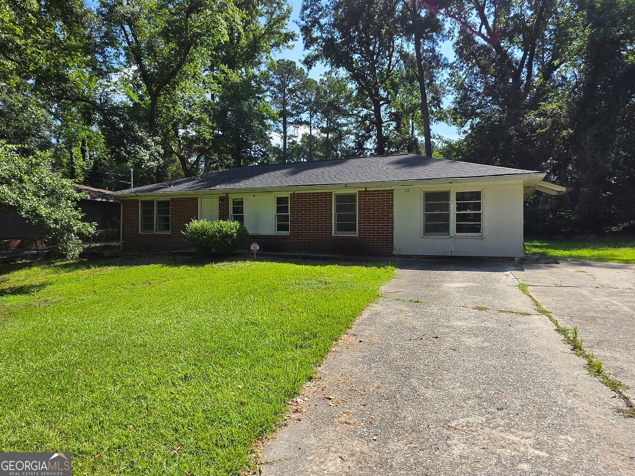 4 bedroom, 2 bathroom, 1,324 sq ft single family residence for sale at 2741 Coral Way, Macon, GA 31211