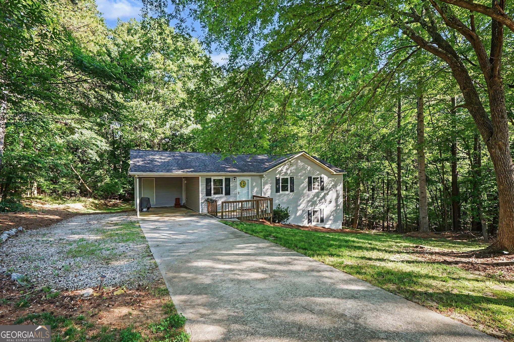 3 bedroom, 2 bathroom, 1,099 sq ft single family residence sold at 2262 Everett Court, Loganville, GA 30052