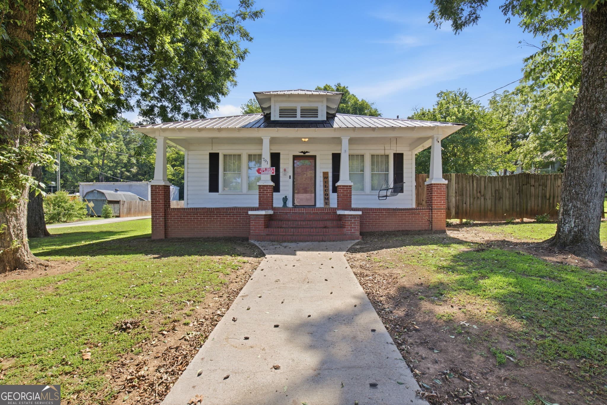 2 bedroom, 1 bathroom, 1,247 sq ft single family residence for sale at 791 Park Avenue, Lindale, GA 30147