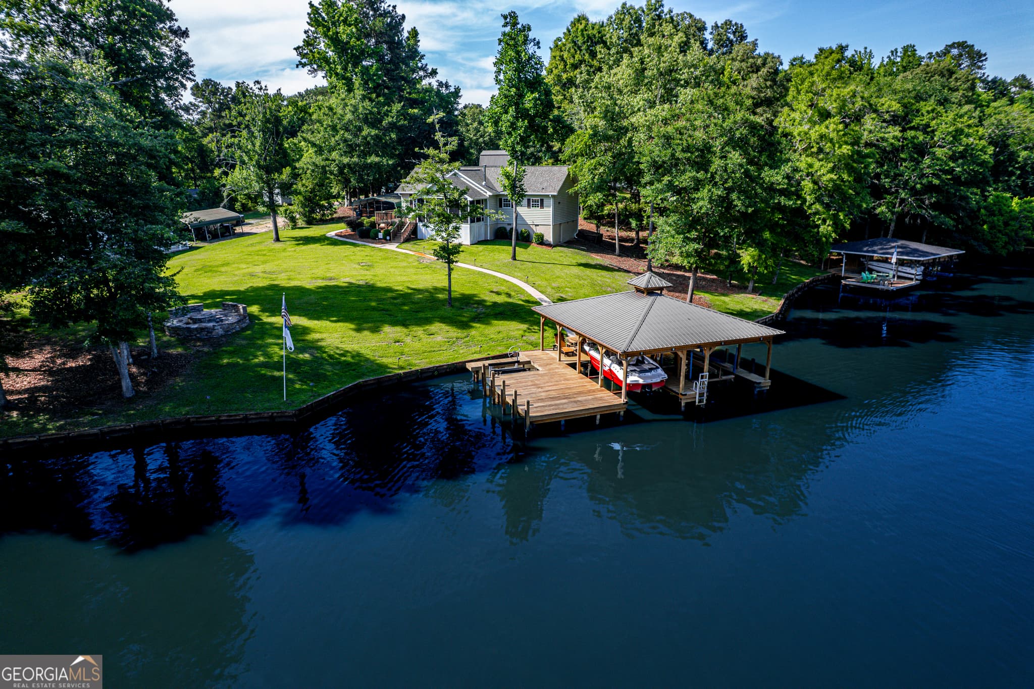 2 bedroom, 2 bathroom, 1,452 sq ft single family residence sold at 114 Little River Court, Eatonton, GA 31024