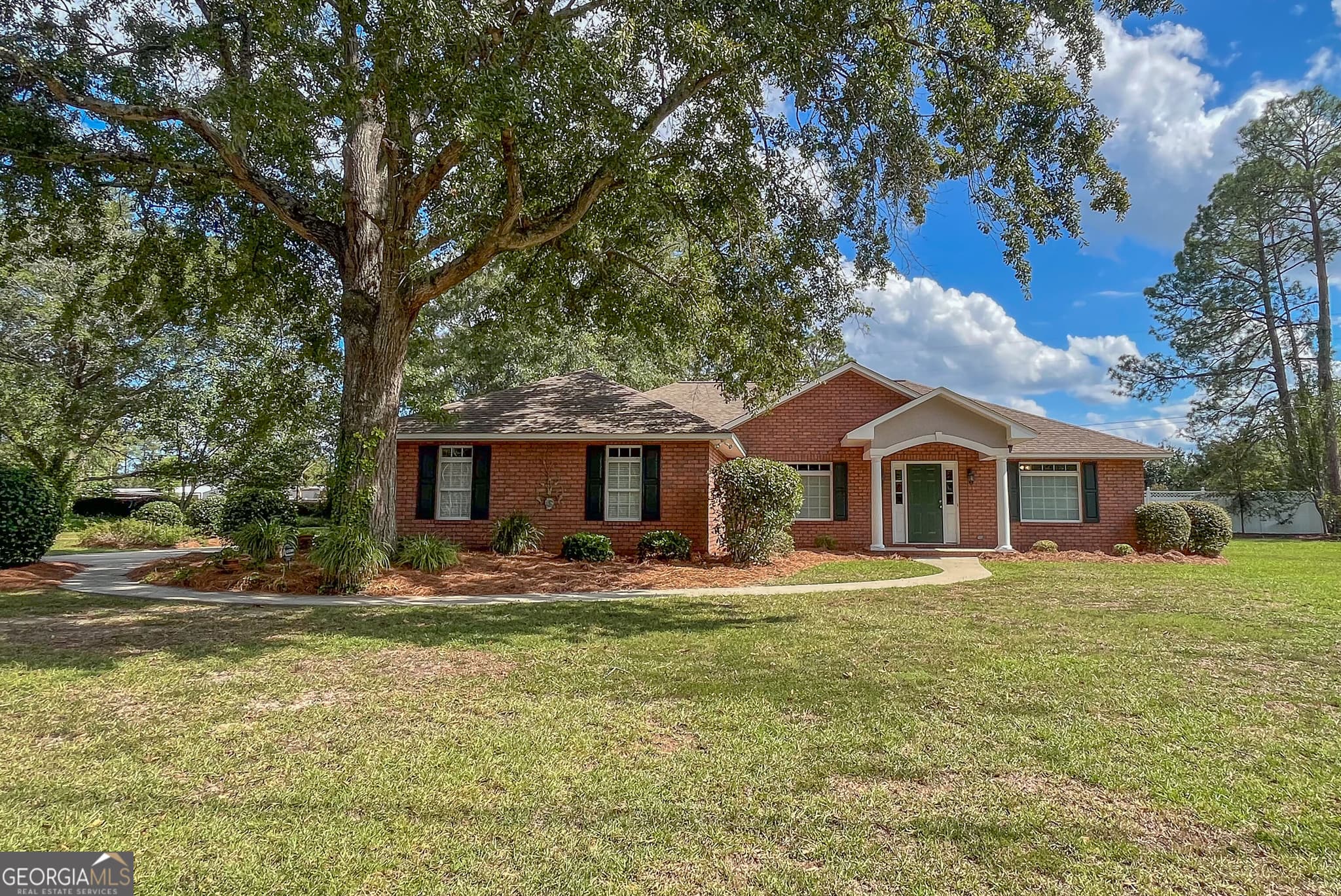 3 bedroom, 2 bathroom, 1,825 sq ft single family residence under contract at 1012 Springdale Road, Dublin, GA 31021
