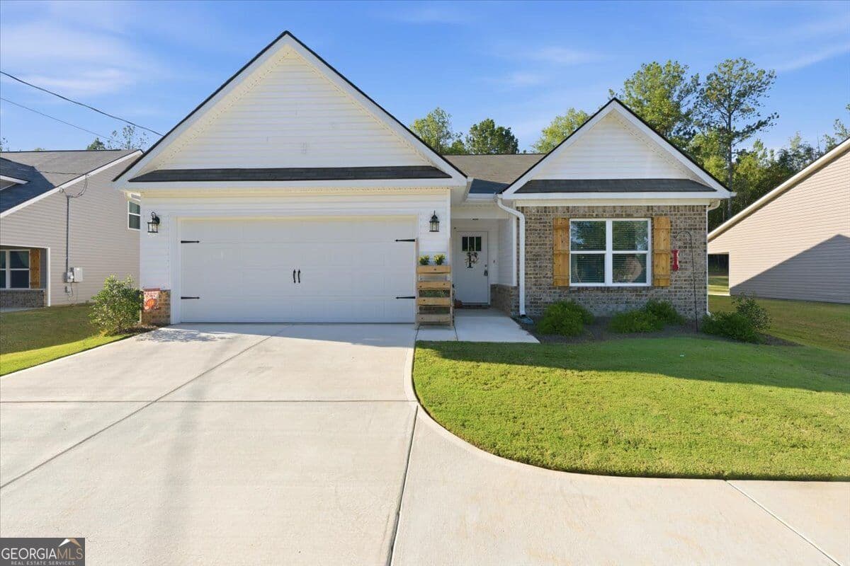 4 bedroom, 3 bathroom, 1,719 sq ft single family residence for sale at 126 Allen Green Drive, Gray, GA 31032