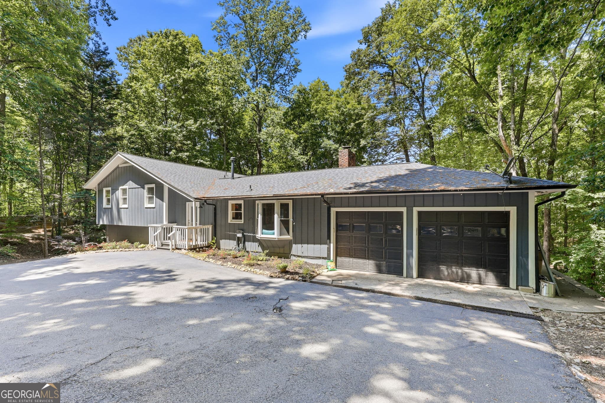5 bedroom, 3 bathroom, 1,749 sq ft single family residence sold at 3928 Lake Court, Gainesville, GA 30501