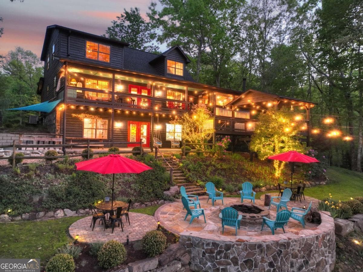 5 bedroom, 3 bathroom, 2,618 sq ft cabin,single family residence sold at 329 Robinson Thomas Road, Morganton, GA 30560
