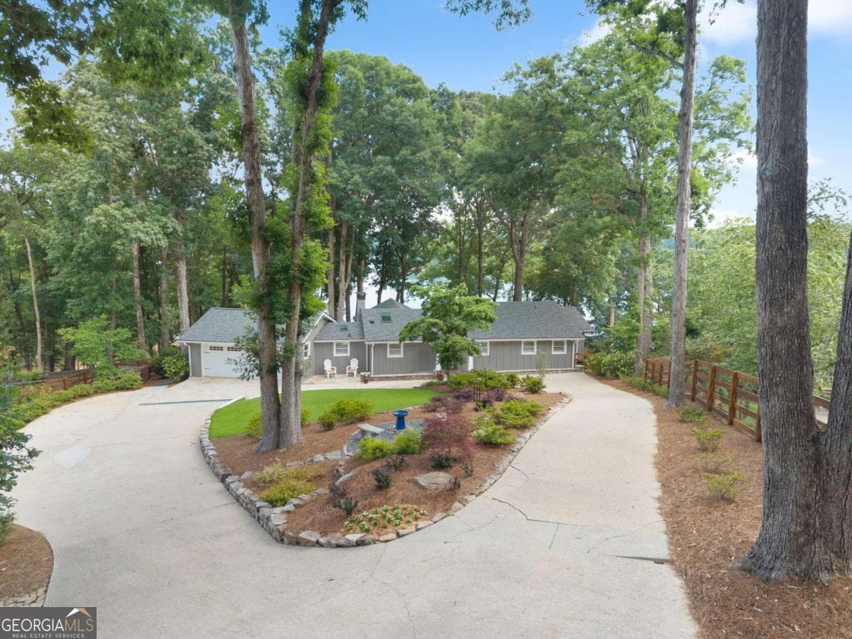 4 bedroom, 3 bathroom, 3,342 sq ft single family residence sold at 3661 Cameron Circle, Gainesville, GA 30506