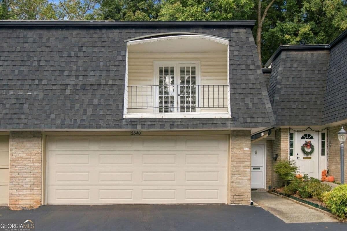 3 bedroom, 2.5 bathroom, 2,138 sq ft townhouse for sale at 5540 Chemin De Vie, Sandy Springs, GA 30342