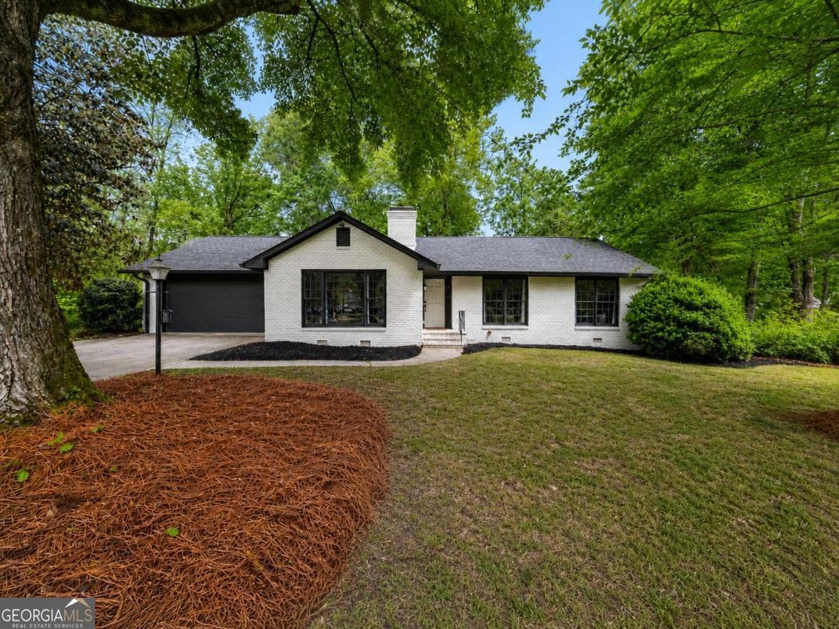 3 bedroom, 2 bathroom, 1,630 sq ft single family residence sold at 2993 Huntcliff Drive, Marietta, GA 30066
