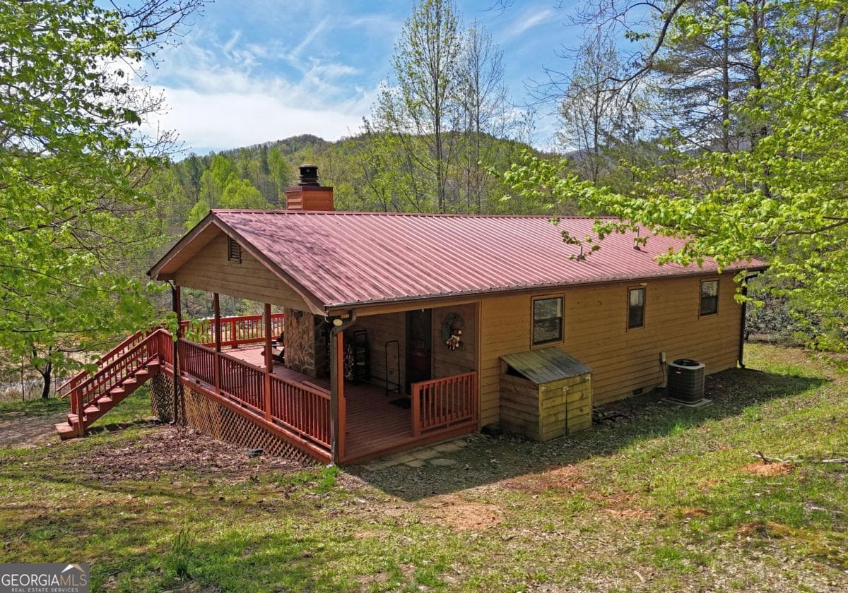 2 bedroom, 1 bathroom, 816 sq ft cabin,single family residence sold at 5629 E Hwy 515, Blairsville, GA 30512