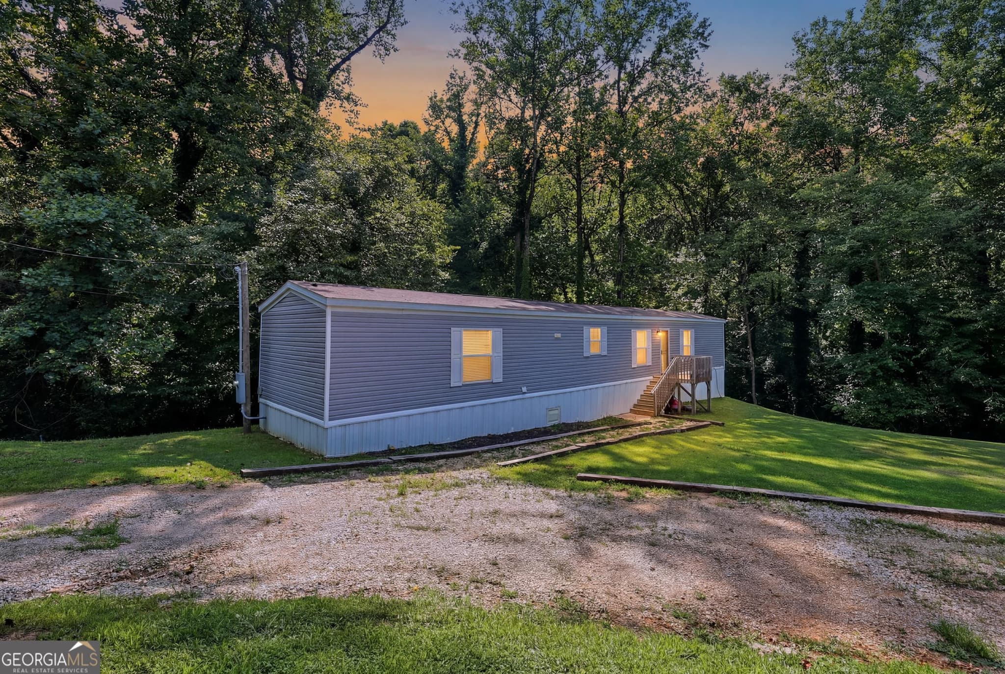 3 bedroom, 2 bathroom, 1,216 sq ft single family residence under contract at 739 Ridgeview Drive, Lavonia, GA 30553