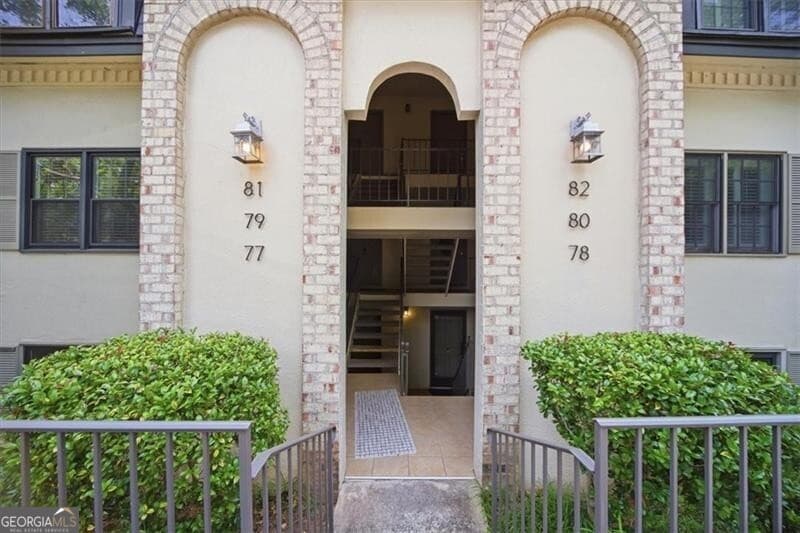 3 bedroom, 12 bathroom, 1,346 sq ft condominium sold at 80 Chaumont Square, Atlanta, GA 30327