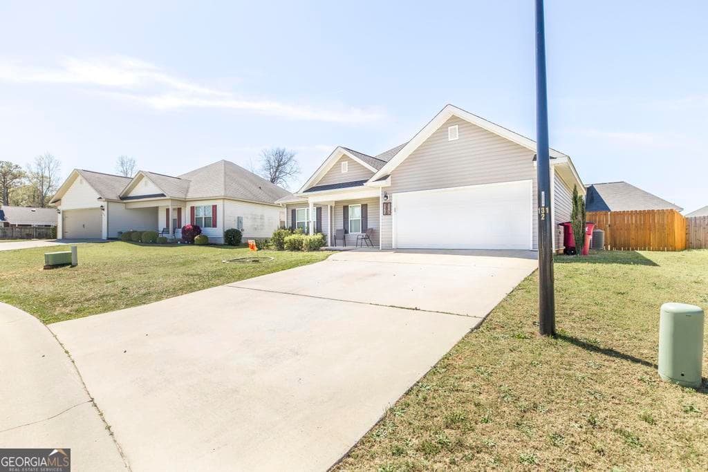 3 bedroom, 2 bathroom, 1,456 sq ft single family residence sold at 206 Kathryn Place, Centerville, GA 31028
