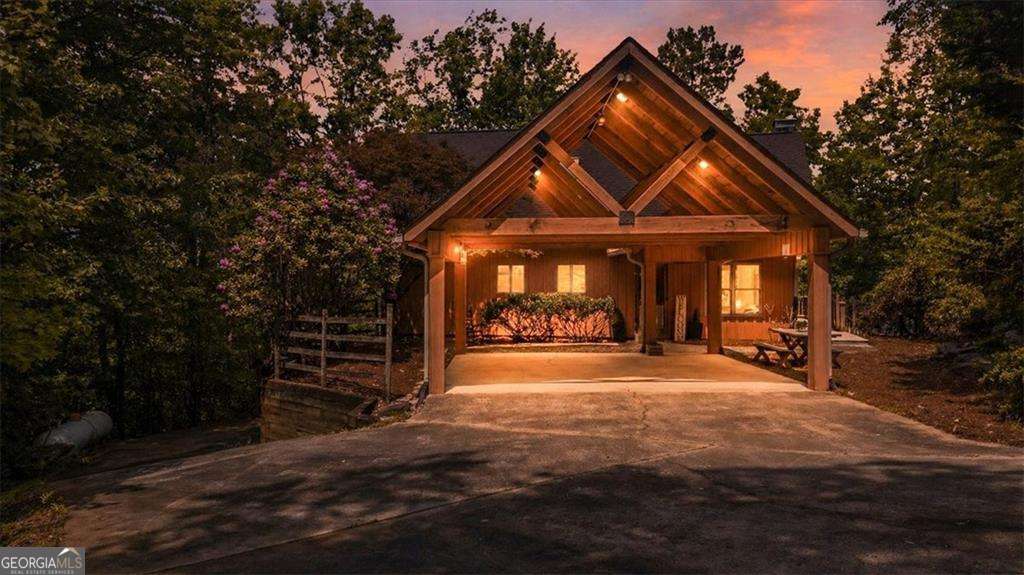 2 bedroom, 2.5 bathroom, 2,720 sq ft cabin,single family residence sold at 470 Sautee Ridge Road, Clarkesville, GA 30523