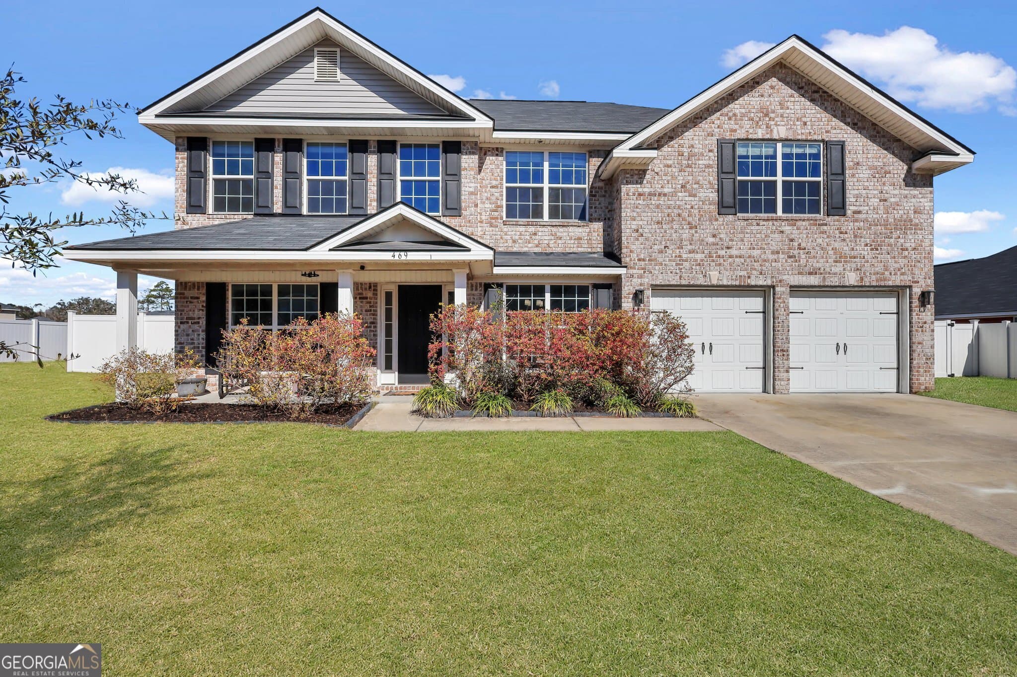 5 bedroom, 3 bathroom, 3,057 sq ft single family residence sold at 469 Nashview Trail, Allenhurst, GA 31301